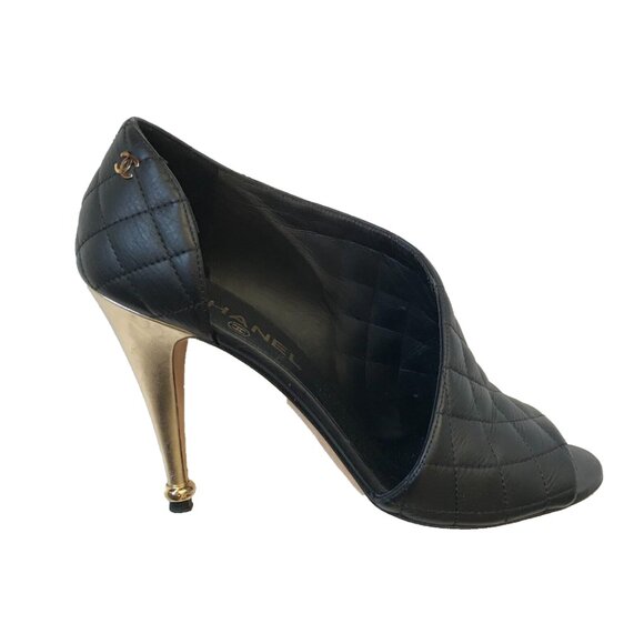 Chanel Logo Quilted Matelasse Heels Womens 39 Black Gold Leather D'Orsay Pumps